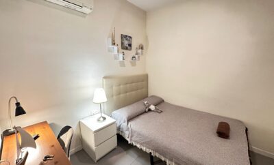 Chambre double calme avec lit double près de la Casa Milá B5