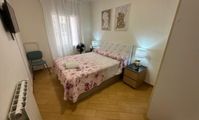 Chambre confortable avec un lit double près de la gare de Sants NV2