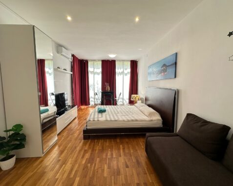 Habitación grande con balcón cerca de Plaza España A4