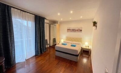 Chambre double spacieuse avec un balcon près du parc Jardins de Montserrat NP1