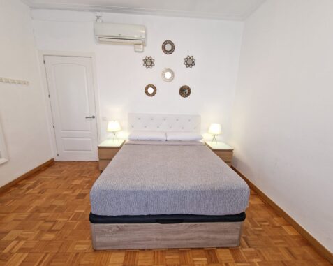 NR2 – Double room with shared bathroom