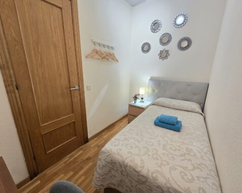 Habitación individual Ar1 con baño compartido