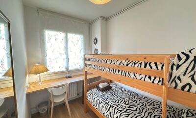 Chambre double calme avec lit double à proximité de la station de métro Paral·lel Bor3
