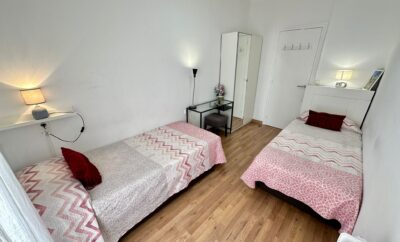 Chambre double calme avec salle de bains partagée près de la Plaza Catalunya RC5