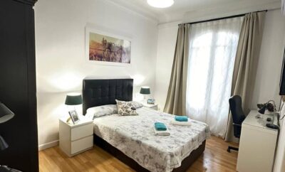 Belle chambre double avec salle de bain partagée près de l’Arc de Triomphe T3