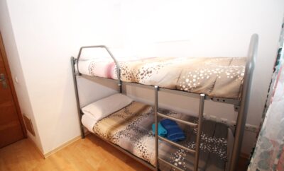 Chambre double calme avec lits jumeaux et salle de bain privée près de la Puerta del Sol Marcos4