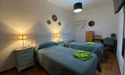 Double room with two single beds near Gran Vía metro station Figue1