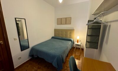 Small double room with double bed near Gran Vía metro station Figue3