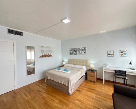 Spacious quadruple room near Casa Batlló A33-5